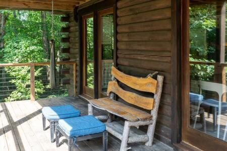 Cozy 2 Bedroom Cabin Nestled In Wooded Hideaway モントレー エクステリア 写真